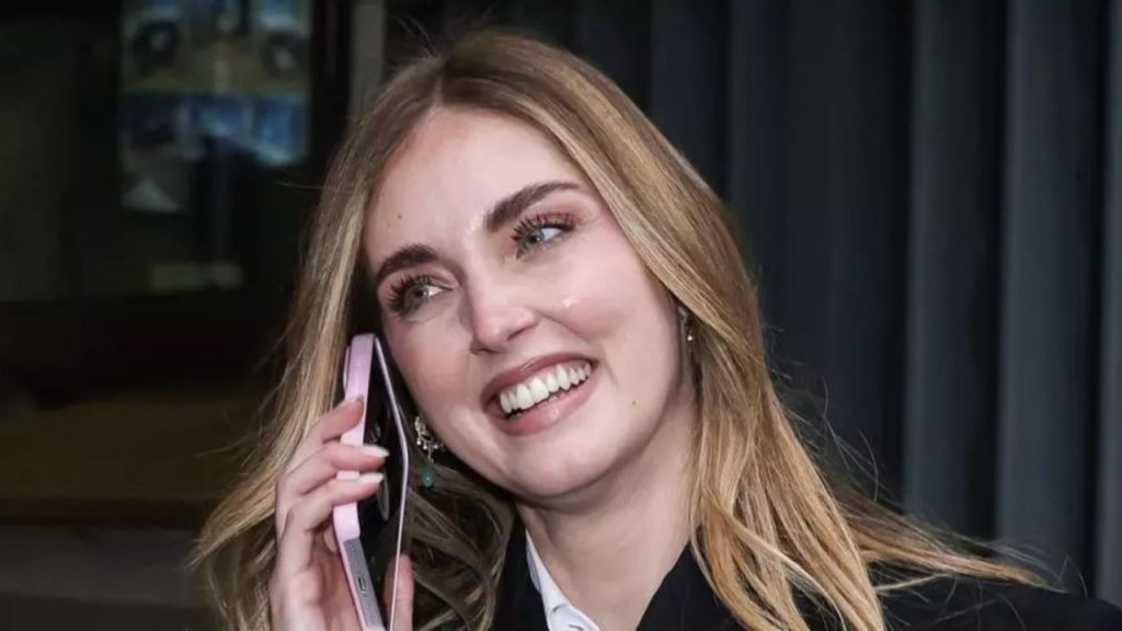 El Tribunal de Milán absuelve a Chiara Ferragni del delito de fraude en el caso conocido como Pandoro Gate. El escándalo por la venta de dulces navideños solidarios sacudió su imagen pública y reabrió el debate sobre publicidad, influencers y protección del consumidor.