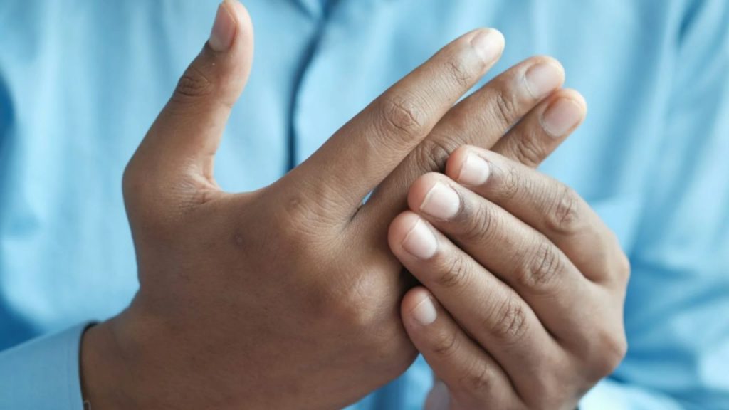 Un estudio de la Universidad de Duke propone inyectar mitocondrias sanas para reducir el dolor neuropático crónico. El hallazgo abre una vía terapéutica innovadora frente a tratamientos paliativos.