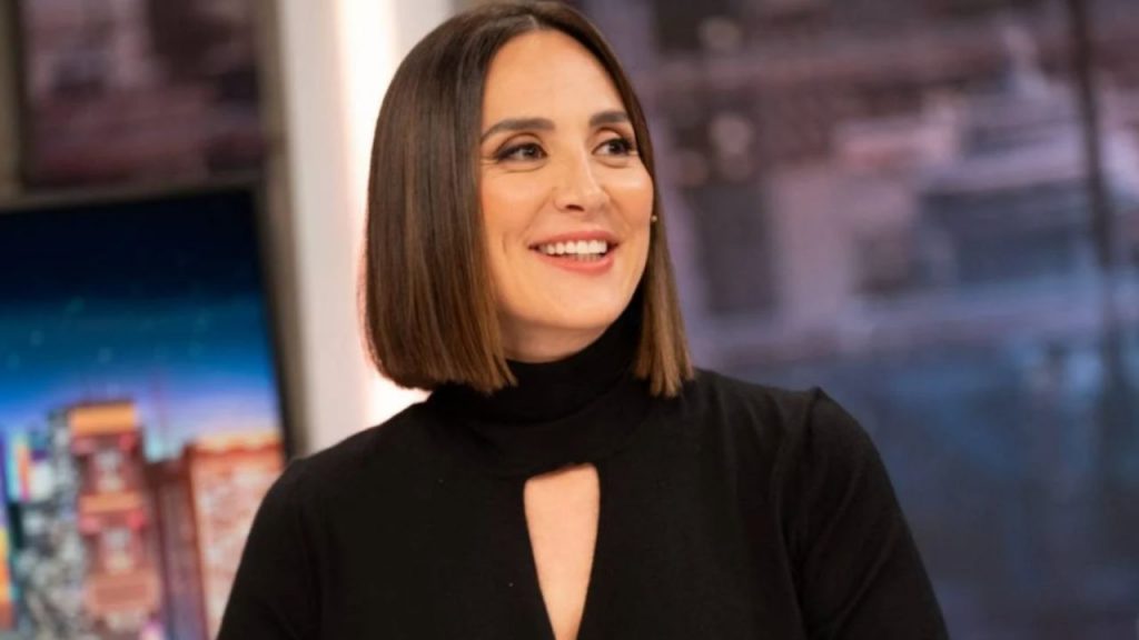 Tamara Falcó protagoniza un momento incómodo durante la promoción de El Turco junto a Can Yaman: desplantes gastronómicos, una entrevista fallida y un comentario de autoelogio desde su propio perfil que desata la burla en redes. Un nuevo tropiezo en la gestión de la imagen pública de la marquesa de Griñón.