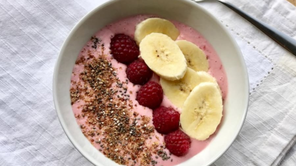 Yogur Fitness con Fruta y Semillas