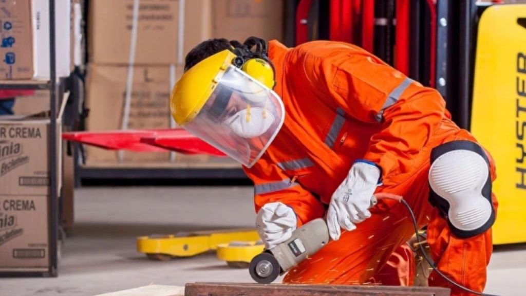 El absentismo laboral en España supera el 7% y afecta a más de 1,5 millones de trabajadores cada día, con un coste superior a 25.000 millones para las empresas. Un problema estructural que impacta en la productividad, las pymes y la cultura del esfuerzo, y que reabre el debate sobre derechos, responsabilidades y ética laboral.