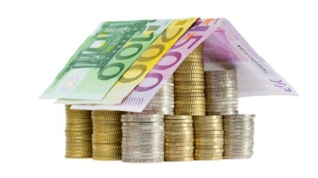 ¿Cuánto se puede obtener con una hipoteca inversa en España? Analizamos porcentajes sobre el valor de la vivienda, edad, costes ocultos, intereses y el impacto que deja en herederos.