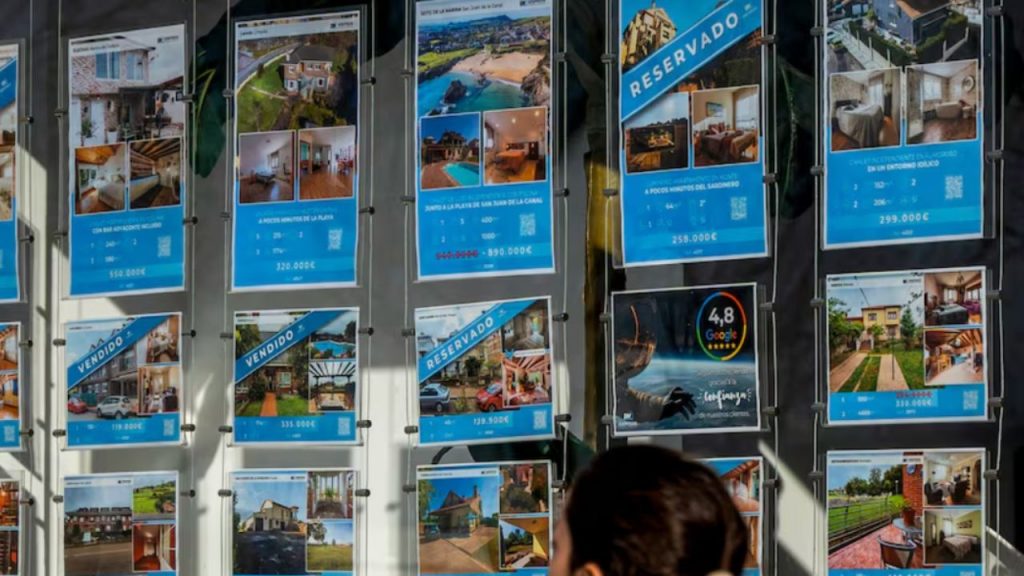 Gráficos recientes muestran que, pese a promesas del Gobierno de Pedro Sánchez, la construcción de vivienda pública en España alcanza su nivel más bajo en 65 años. Mientras la Comunidad de Madrid lidera en proyectos, el resto del Estado y Cataluña apenas avanzan, evidenciando el desfase entre la narrativa oficial y la realidad del mercado y el acceso a la vivienda.