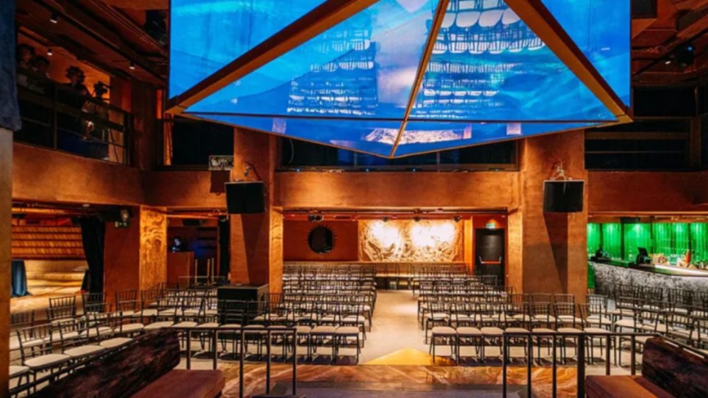 MICE Catering amplía su red de espacios con V64, un exclusivo venue corporativo en la calle Velázquez de Madrid. Con más de 800 m² y capacidad para 725 asistentes, el nuevo espacio refuerza su apuesta por ofrecer soluciones 360º en eventos MICE, combinando ubicación premium, versatilidad y alta gastronomía.