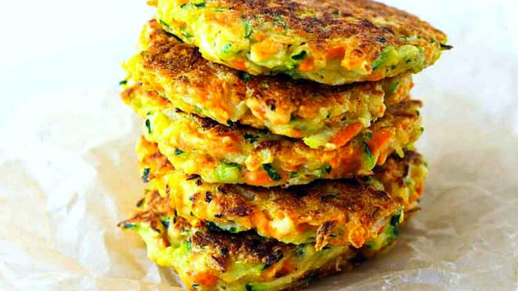 Tortitas vegetarianas de calabacín y zanahoria: receta rápida y saludable