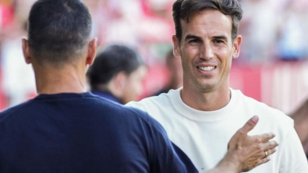 Iñigo reclama un césped en condiciones en Vallecas mientras prepara al Rayo Vallecano para la lucha por la permanencia en LaLiga. Recuperaciones clave y refuerzos marcan la estrategia del equipo ante la gestión municipal deficiente.