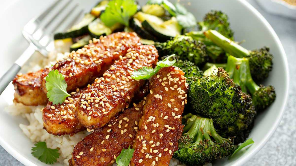 Tempeh Marinado y Asado con Verduras