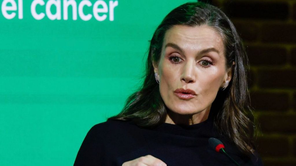La reina Letizia pide impulsar la humanización en el cuidado del cáncer y advierte que la empatía requiere acción real, dejando el reto al Estado y las administraciones para garantizar equidad y resultados.