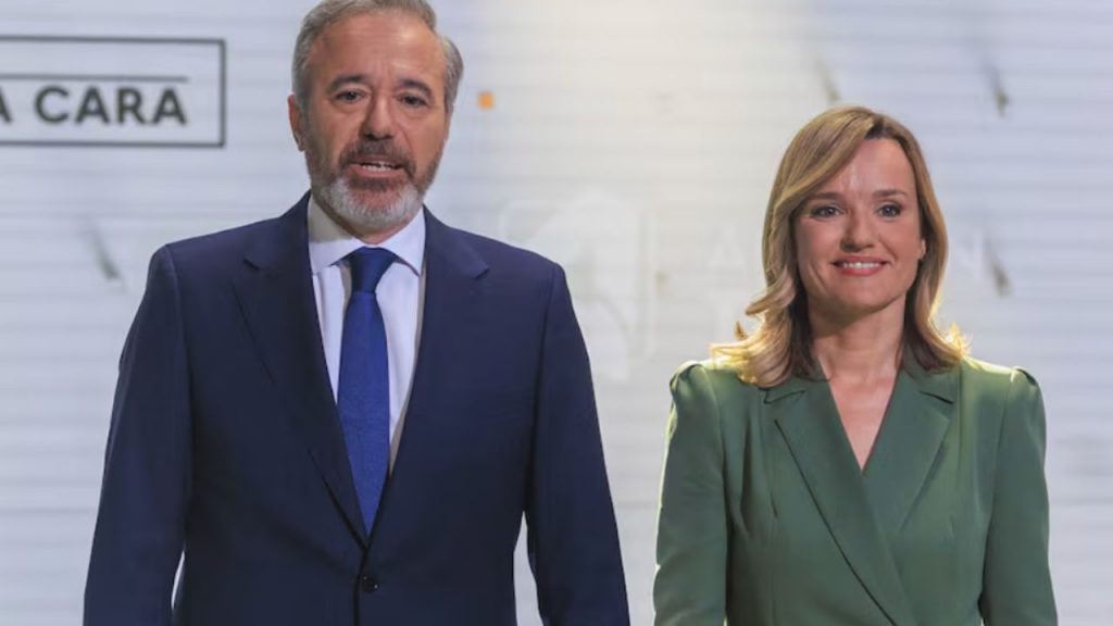 Jorge Azcón acusa a Pilar Alegría de defender a los independentistas catalanes en lugar de los intereses de Aragón y cuestiona su conocimiento sobre la región y la financiación autonómica.