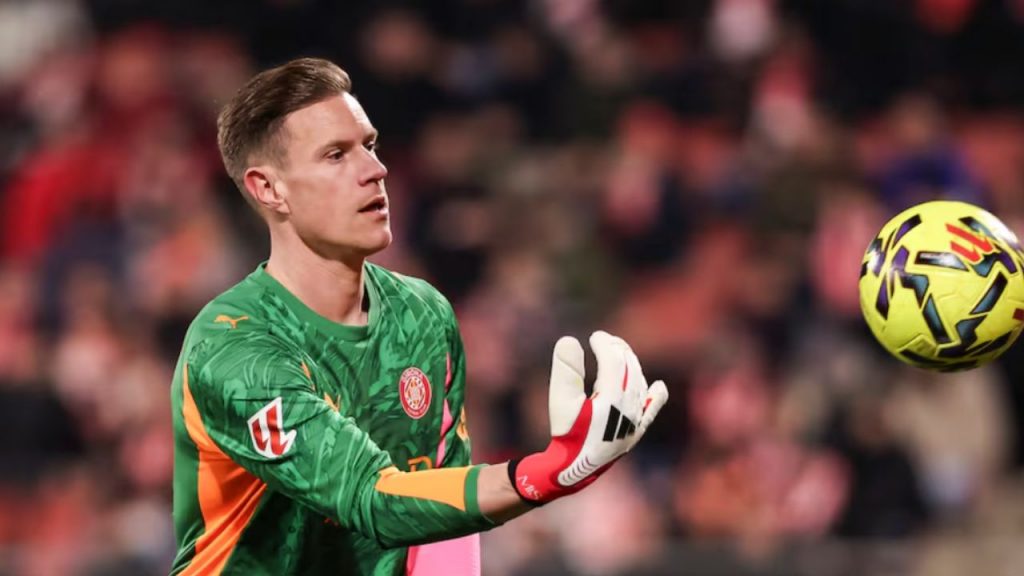 Ter Stegen será operado tras una lesión en el isquiotibial izquierdo que amenaza su participación en el Mundial 2024. El portero alemán del Girona comparte un mensaje de optimismo pese al contratiempo.