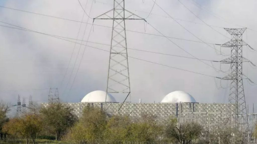 El Gobierno español enfrenta críticas por su postura contra la energía nuclear: el cierre de plantas podría disparar la electricidad un 58%, encarecer hogares e industria y poner en riesgo miles de empleos.