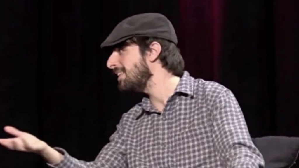 Pérez-Reverte desenmascara a David Uclés sobre la Guerra Civil: un vídeo muestra que su excusa por no asistir a las jornadas no coincide con sus declaraciones previas.