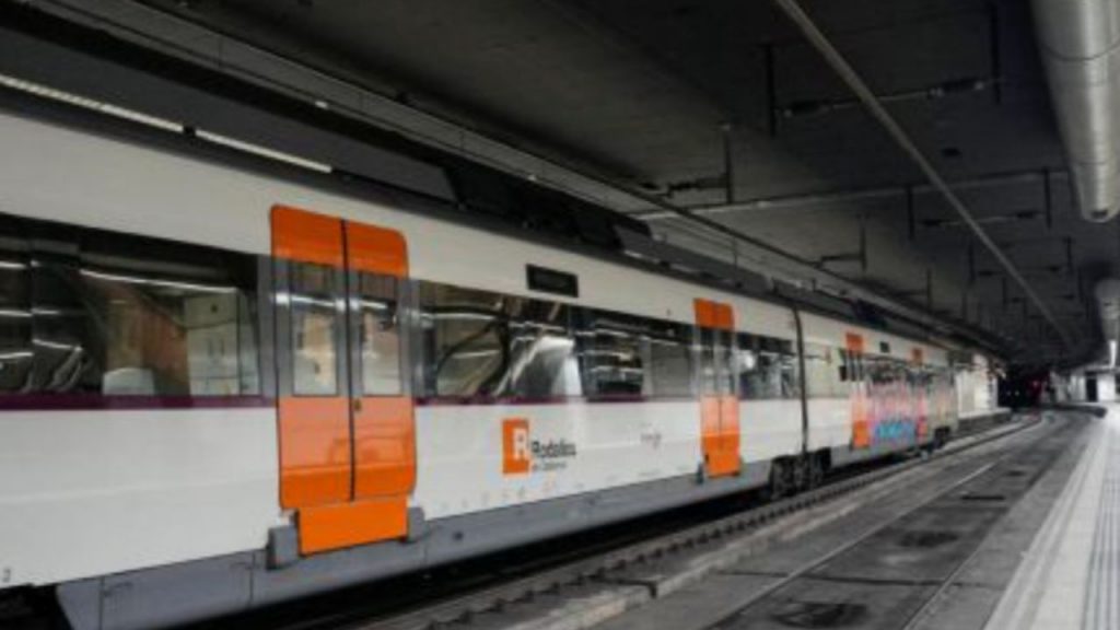 Adif suspende de nuevo Rodalies por un fallo en el Centro de Control, dejando sin servicio ferroviario a Cataluña y reavivando la crisis de movilidad.
