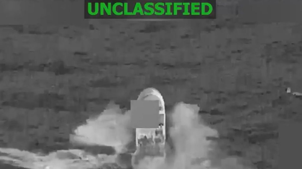 EE. UU. lanza un nuevo ataque contra una narcolancha en el Pacífico cerca de Colombia, con dos muertos. La Operación Lanza del Sur suma ya 119 fallecidos y genera denuncias por presuntas ejecuciones extrajudiciales.