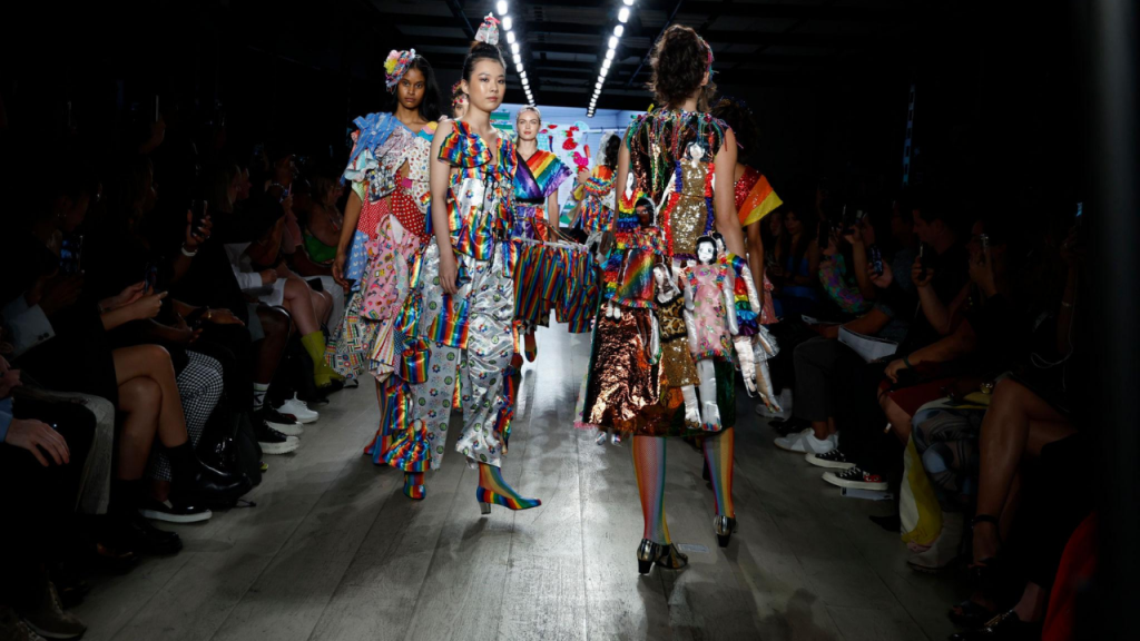 Nueva York desafía la crisis del lujo y abre la temporada de pasarelas