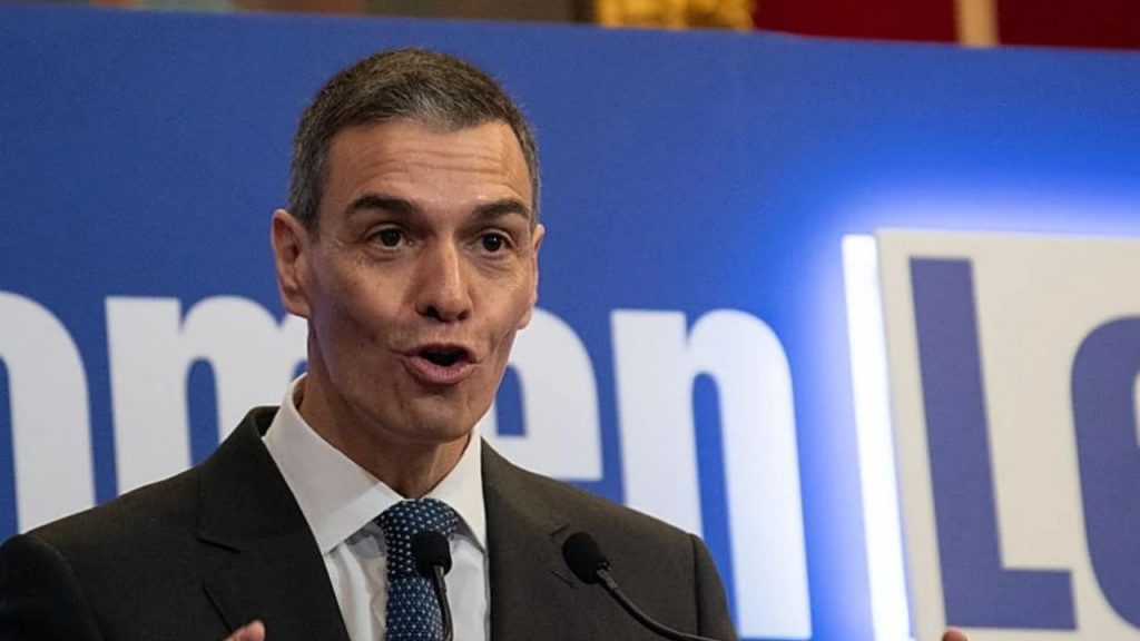 Sánchez anuncia prohibir redes sociales a menores de 16 años y nuevas normas para plataformas, abriendo debate entre protección y control digital.