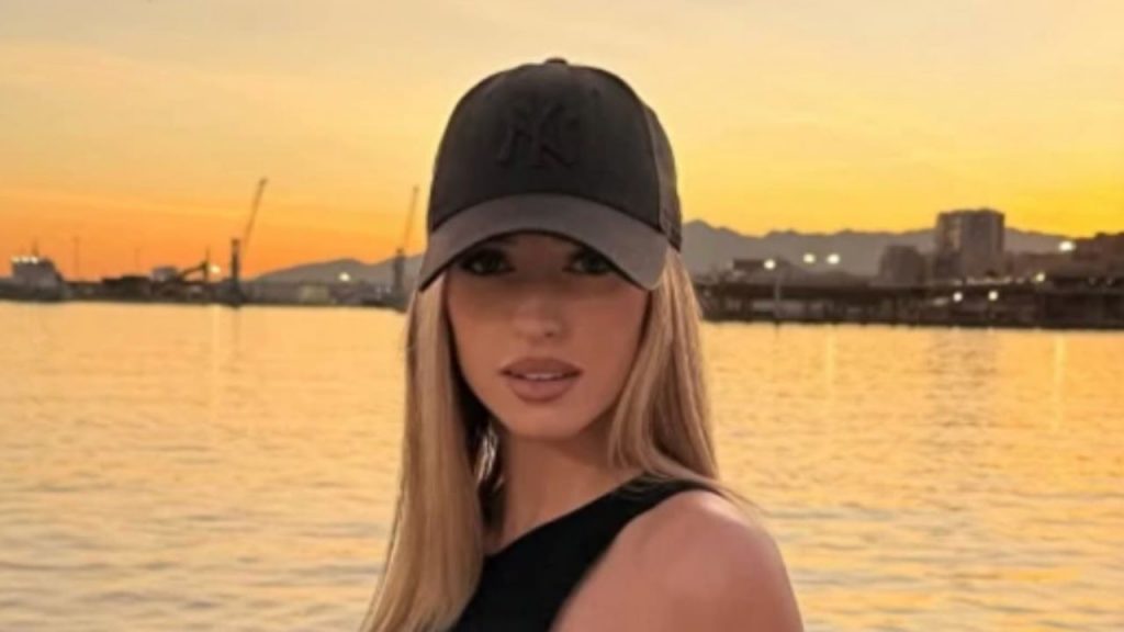 Almudena Porras aclara en su nuevo vlog que no tiene parentesco con Paco Porras y habla sobre su vida familiar, relaciones y experiencias en La isla de las tentaciones 9, desmintiendo rumores que circulaban en redes.